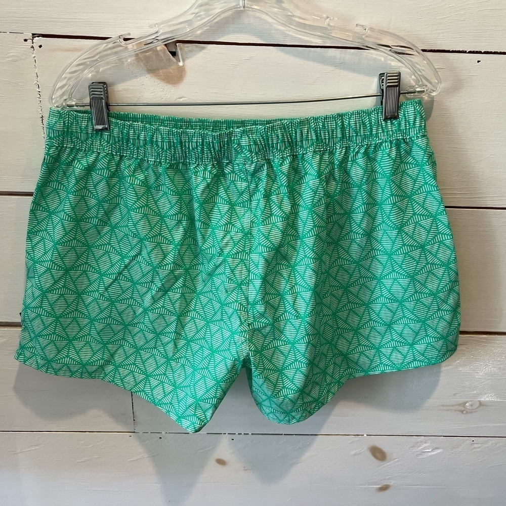 Lauren James Women's Green Geometric Shorts, size large, see pics, preppy, EUC - Picture 2 of 7